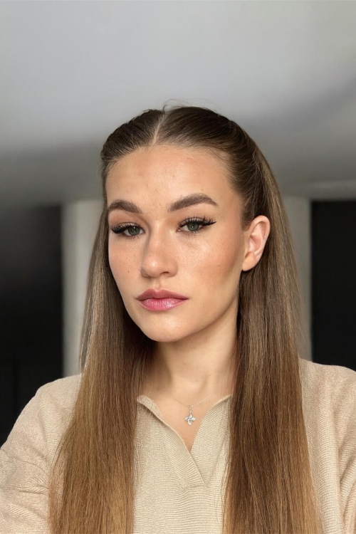 Pauline Schenker bei CuraLiving GmbH